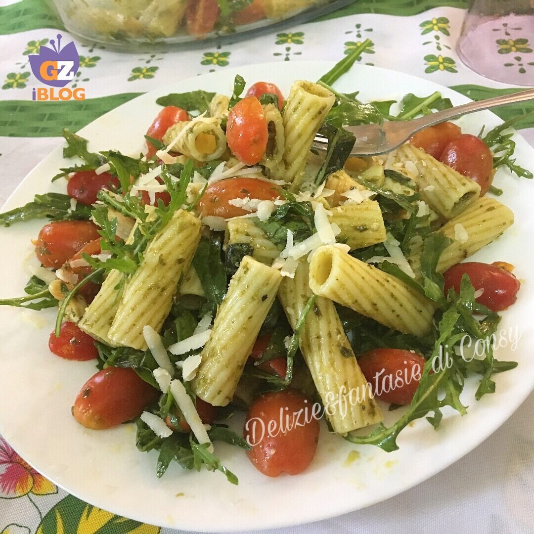 Pasta fredda con pesto di rucola e basilico