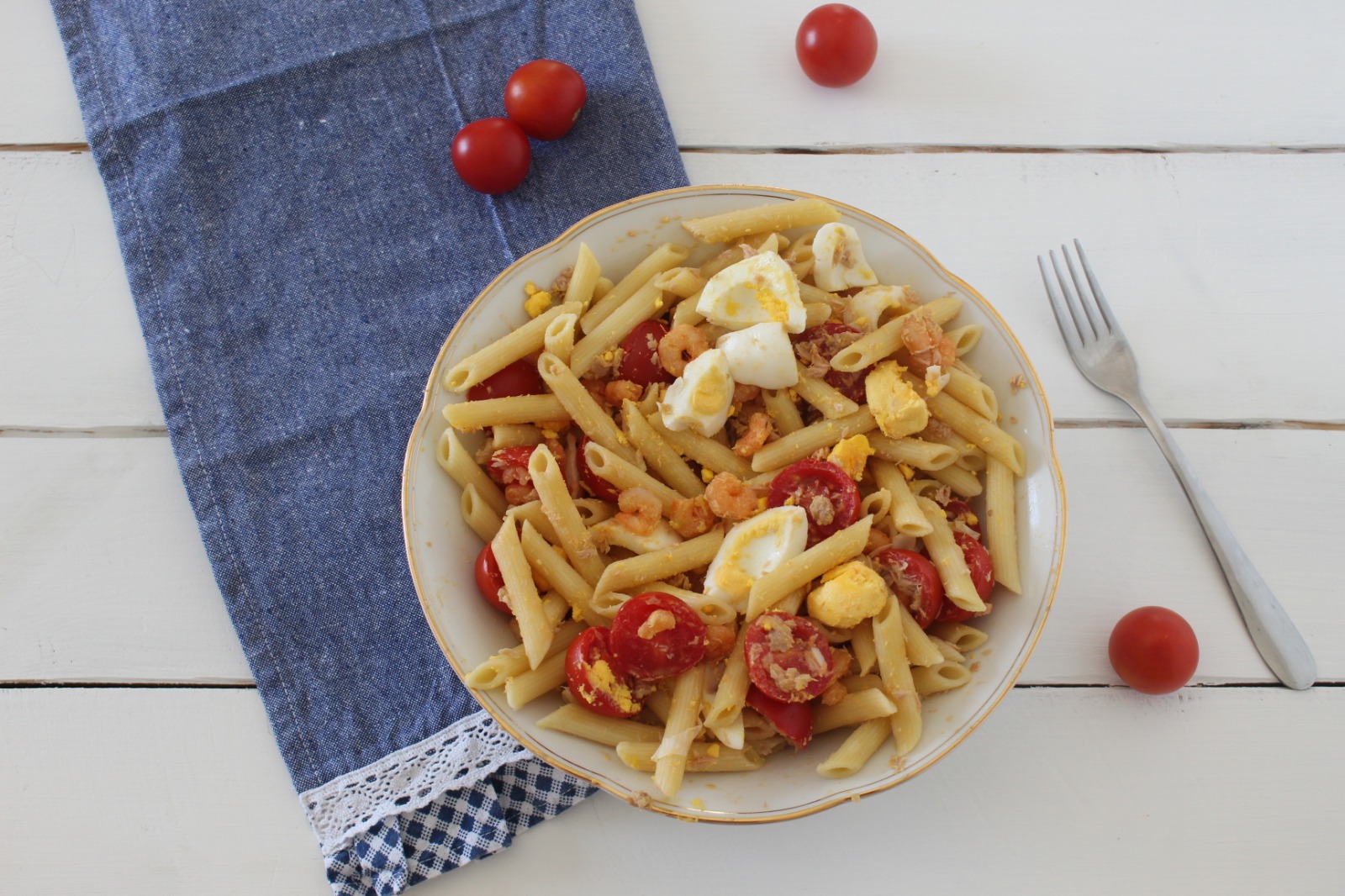 Pasta fredda con pomodorini e gamberetti