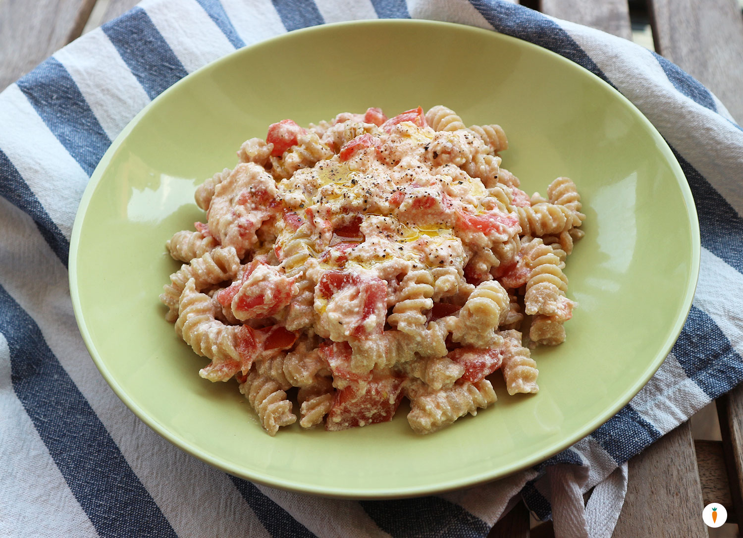 Pasta fredda con ricotta e pomodoro