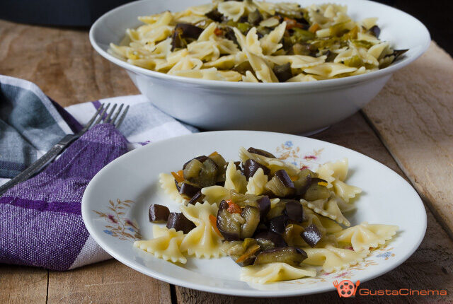 Pasta fredda melanzane e peperoni