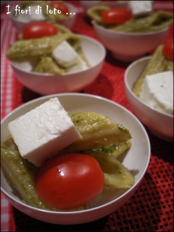 Pasta fredda pesto pomodorini e feta
