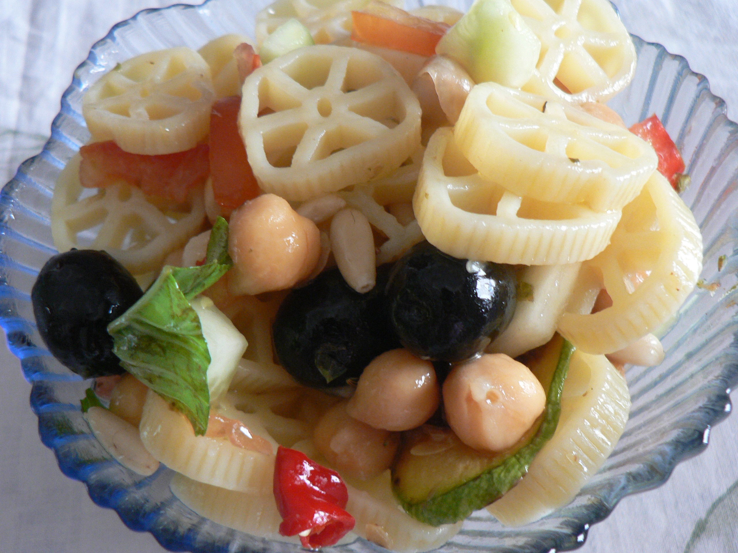Pasta fredda-rotelle con insalata fantasia | noi due in cucina