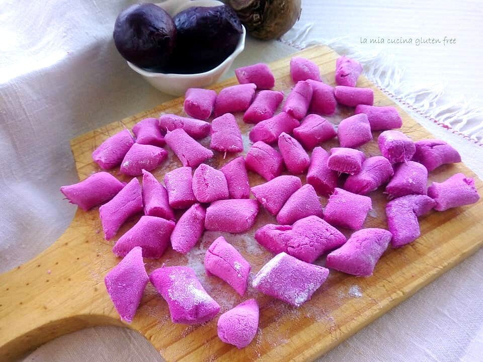Pasta fresca alla rapa rossa senza glutine