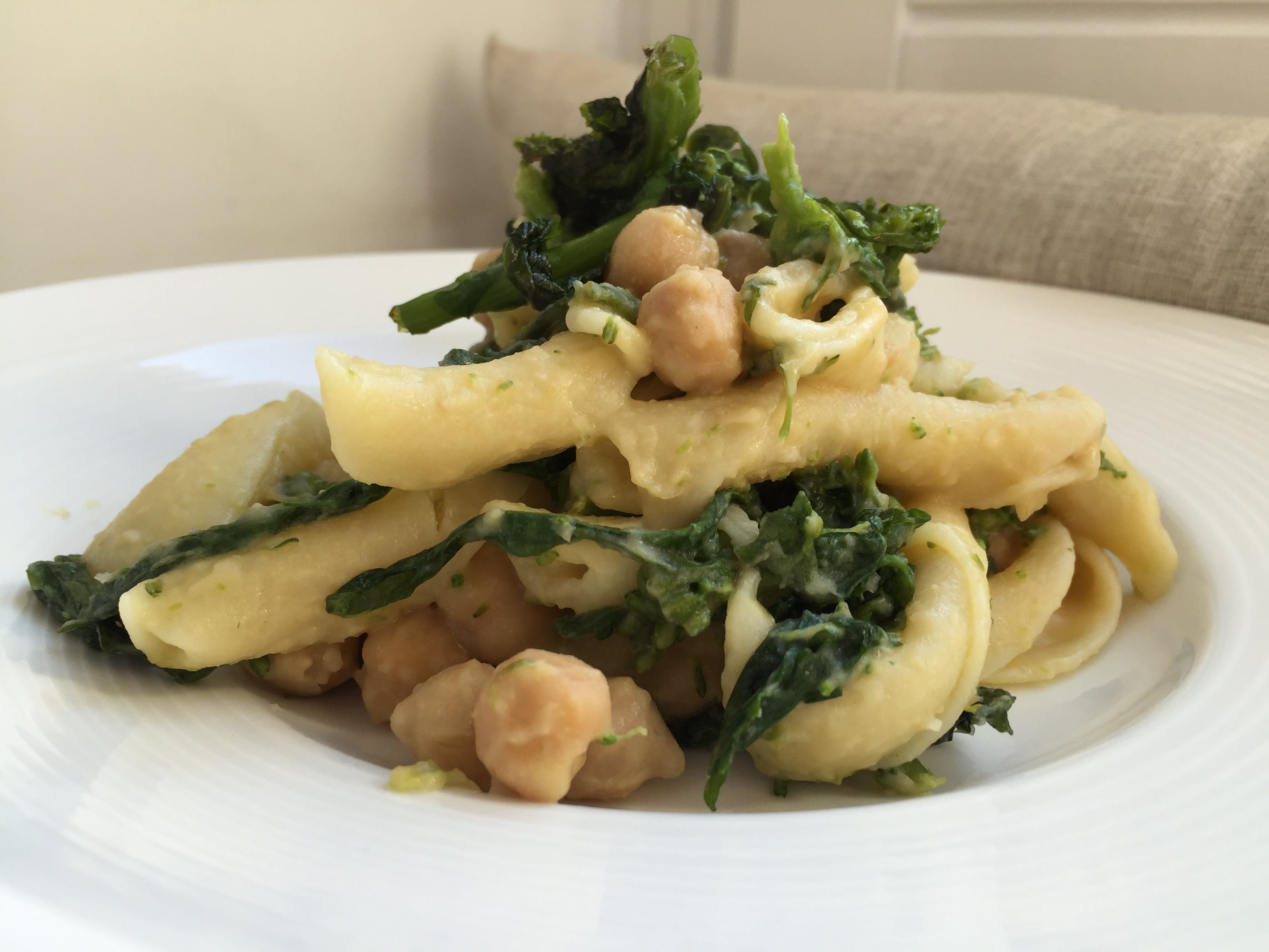 Pasta fresca con ceci e cime di rapa