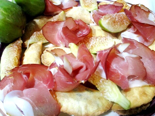 Pasta fritta con fichi