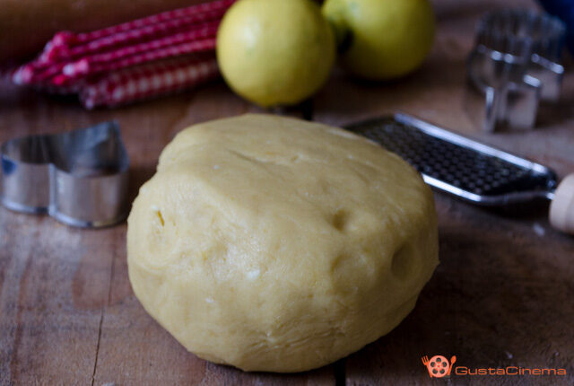 Pasta frolla al limone per biscotti e crostate