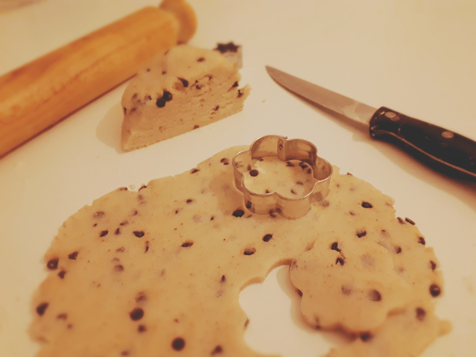 Pasta frolla di riso e gocce di cioccolato