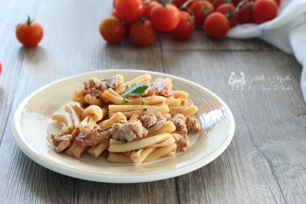 Pasta funghi e salsiccia