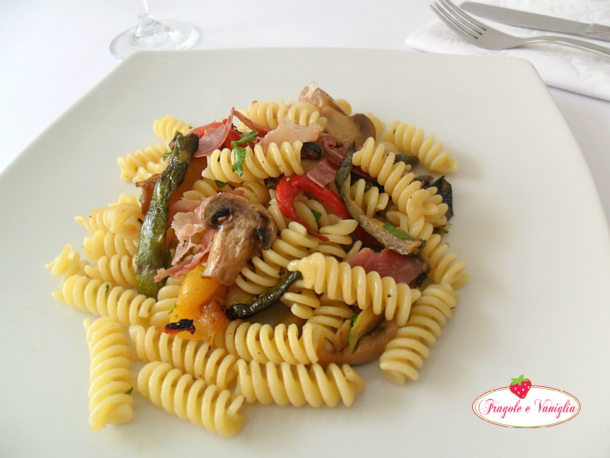 Pasta Funghi e Verdurine con Speck croccante