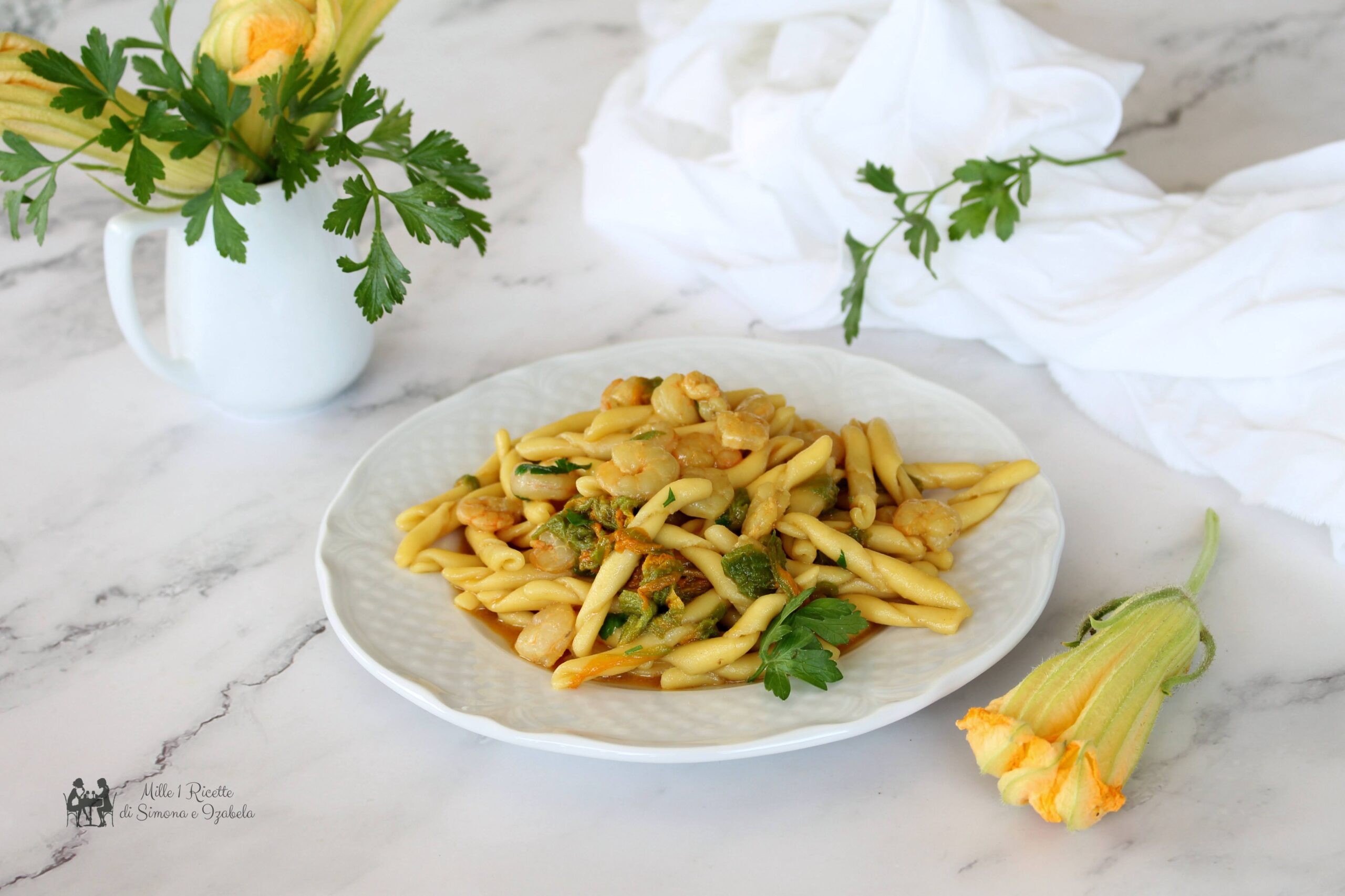 Pasta gamberetti e fiori di zucca