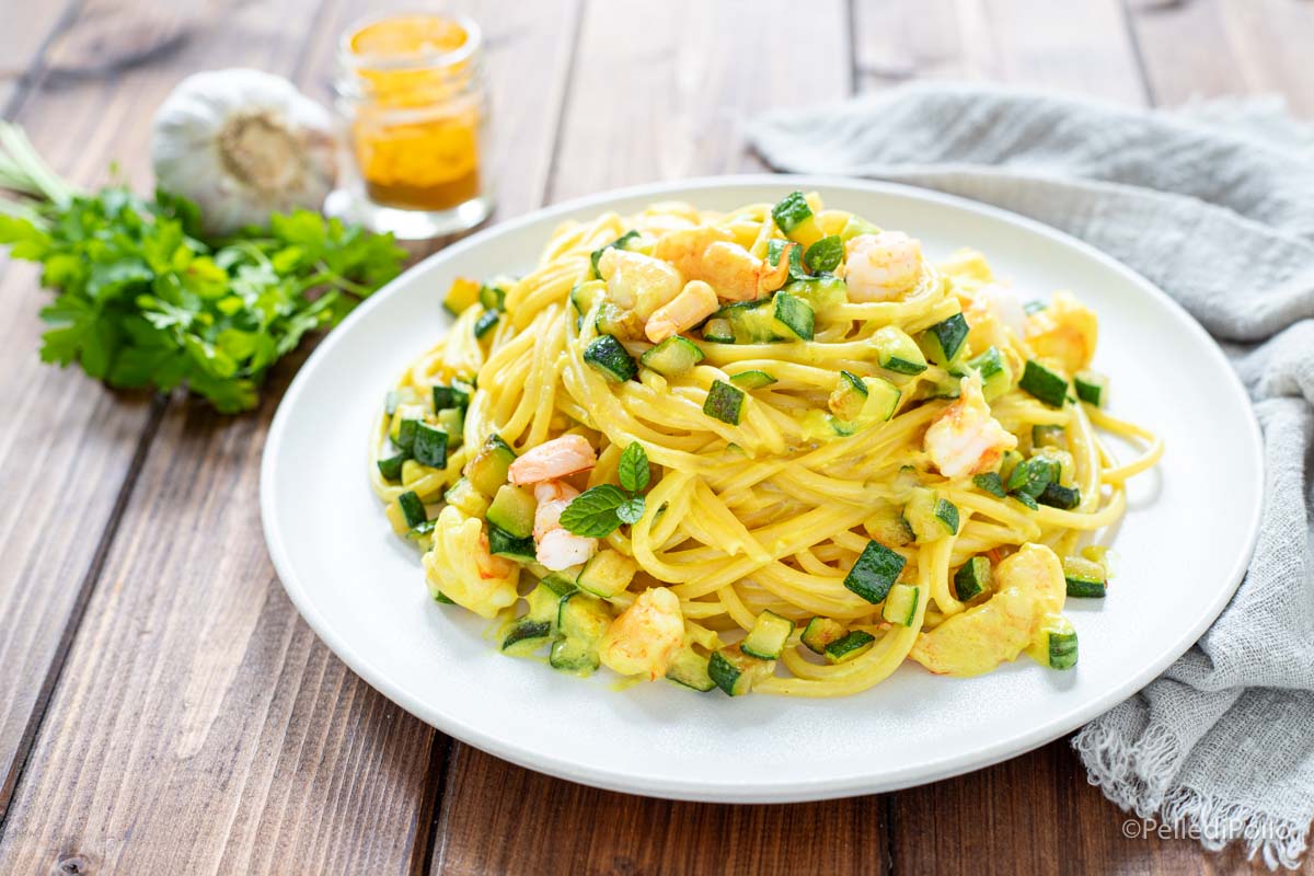 Pasta gamberi e zucchine con zafferano