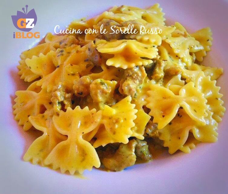 Pasta giallo oro salvia e salsiccia