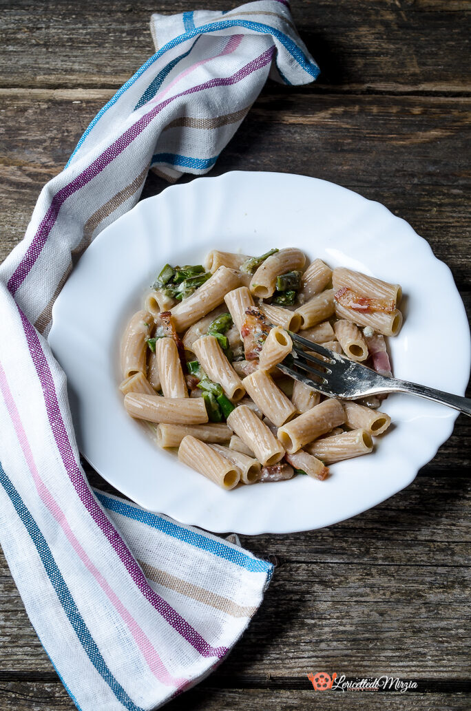 Pasta gorgonzola asparagi e guanciale