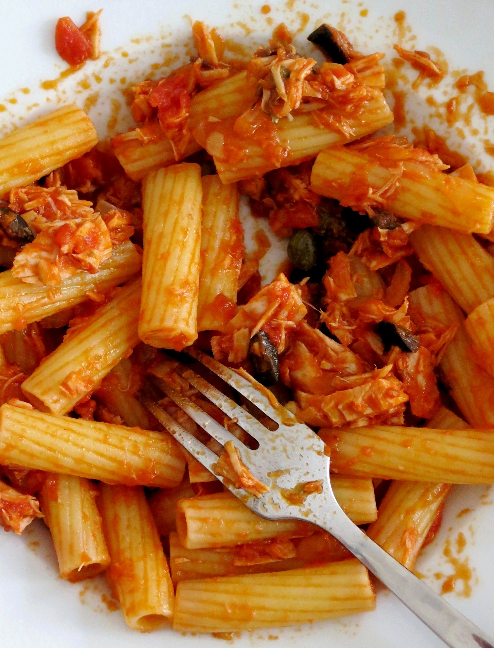 Pasta gustosa al tonno