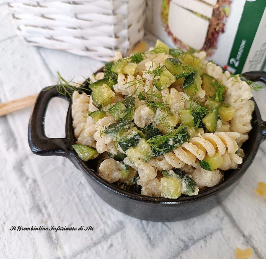 Pasta in crema di tofu e zucchine