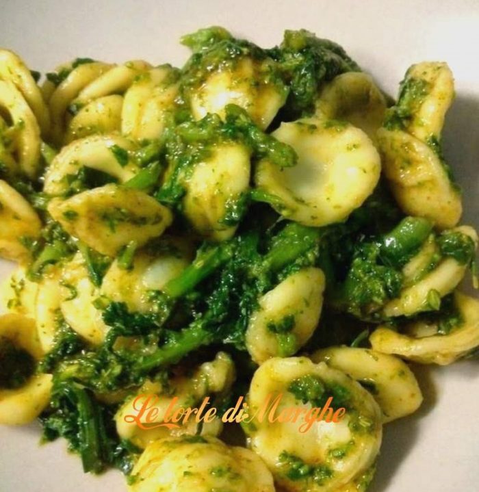 Pasta orecchiette con cime di rapa