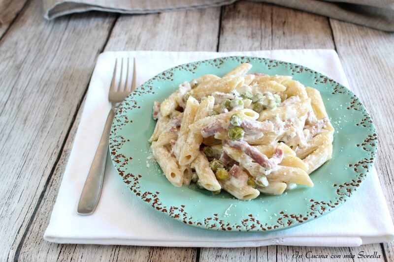 Pasta panna piselli e pancetta