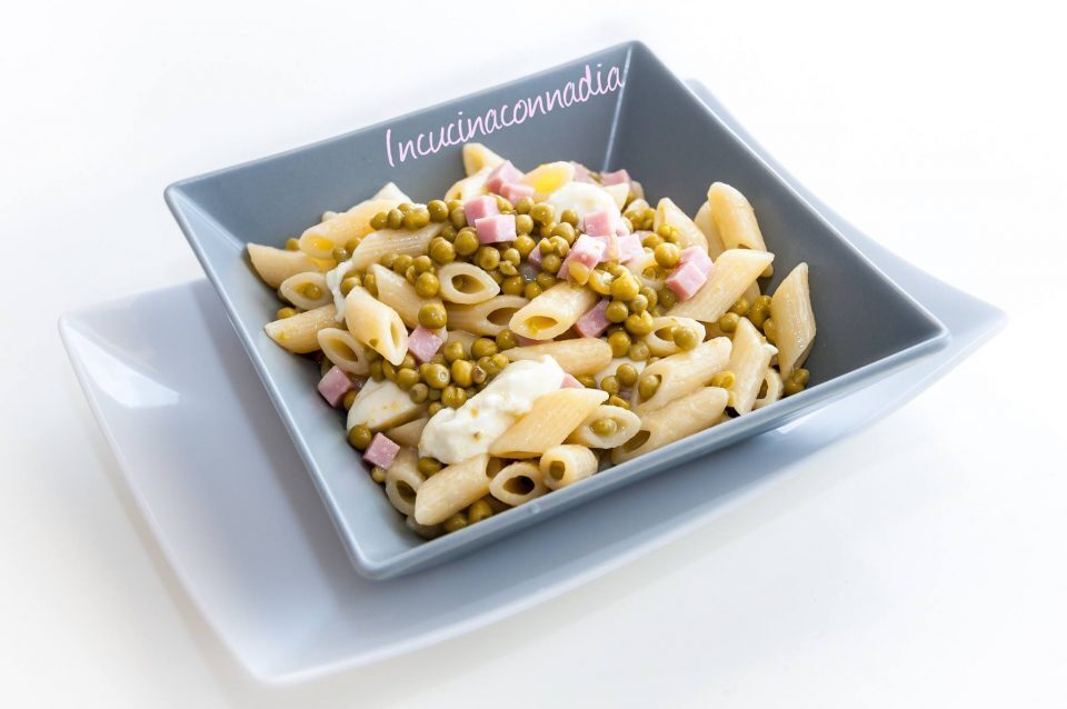 Pasta piselli, cotto e mozzarella