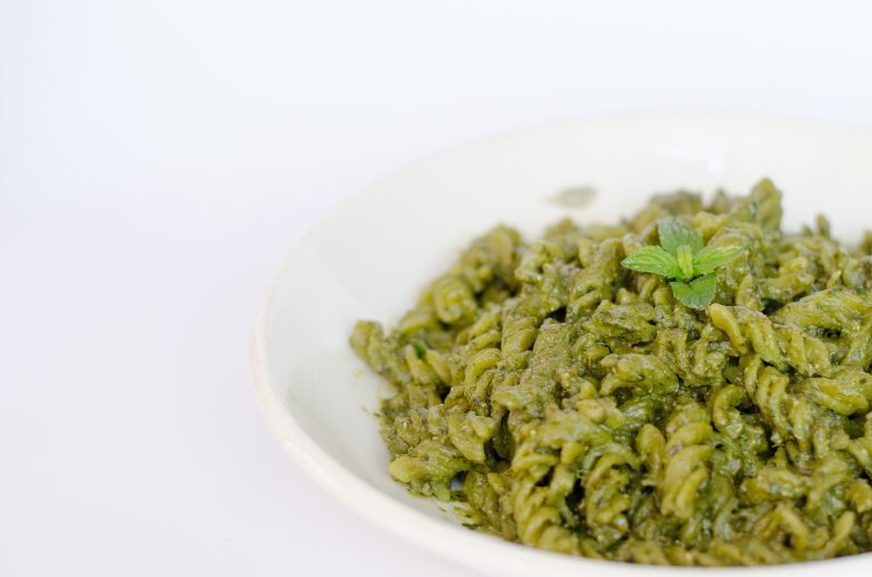 Pasta proteica con pesto alla menta