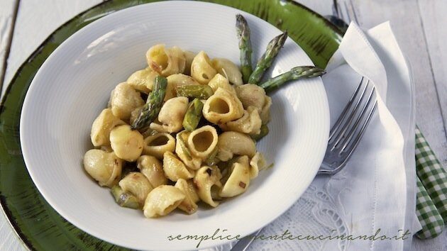 Pasta risottata con asparagi e gran mugello ubaldino