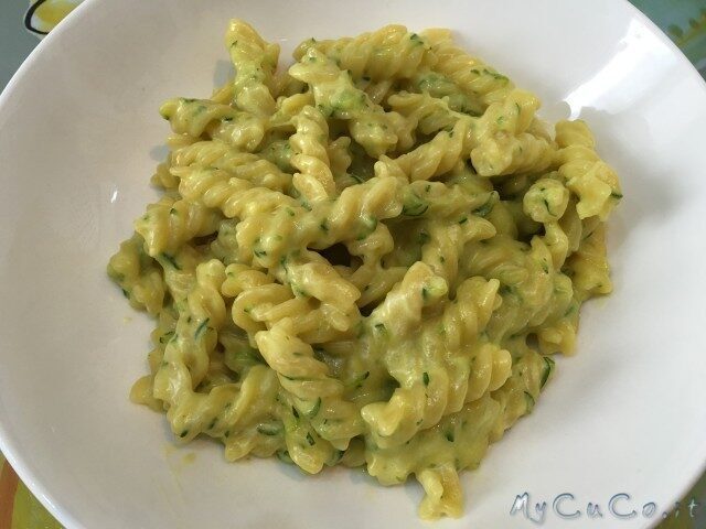Pasta risottata zucchine e zafferano