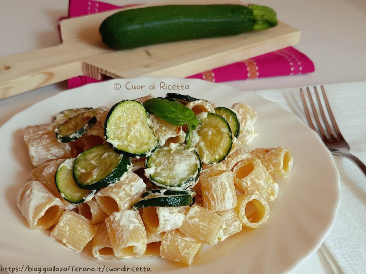 Pasta robiola e zucchine