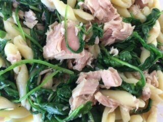 Pasta rughetta e tonno: facile, veloce e buonissima