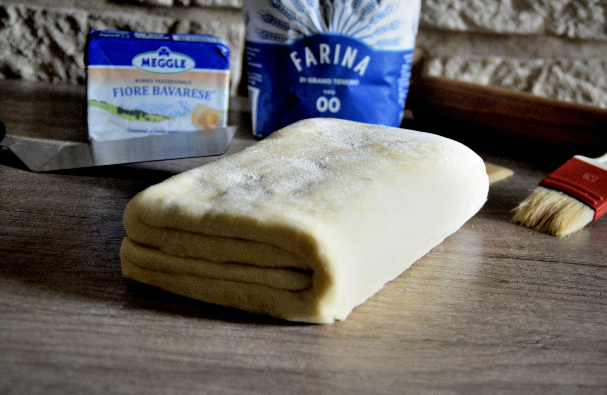 Pasta sfoglia: preparazione fatta in casa. tutti i passaggi