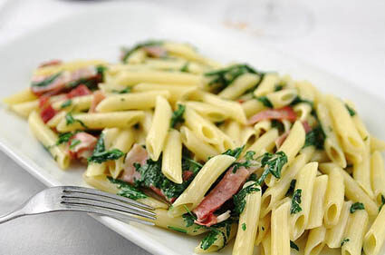Pasta speck e rucola