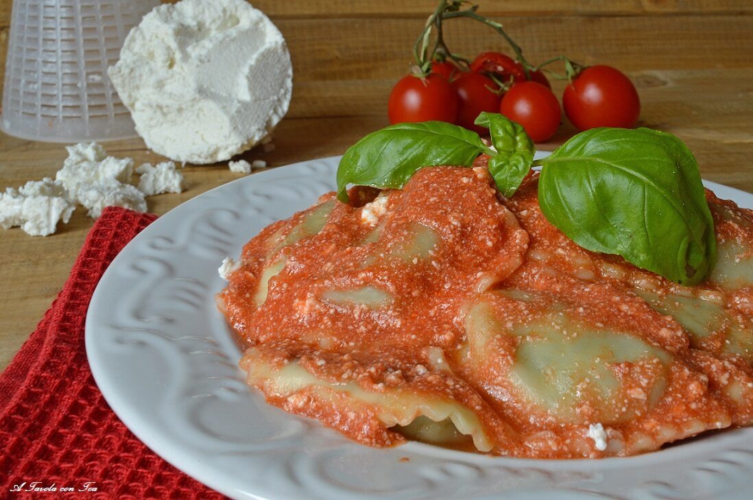 Pasta sugo ricotta e pomodoro facile e cremoso