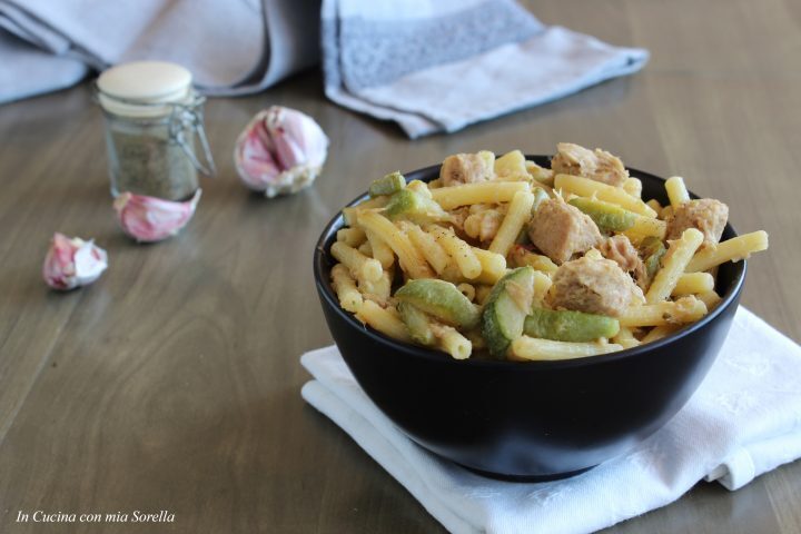 Pasta zucchine e tonno