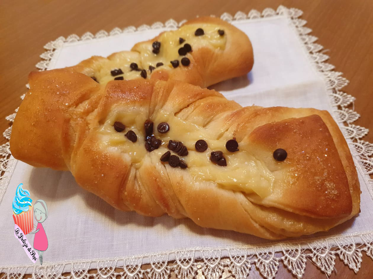 Paste con crema pasticcera
