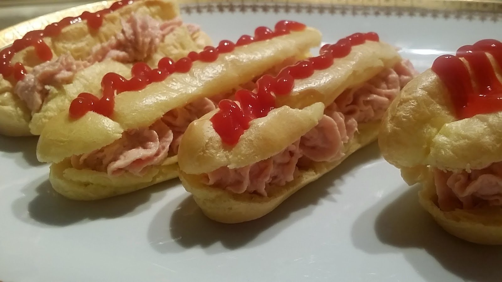 Pasticceria salata # 3: eclair al prosciutto