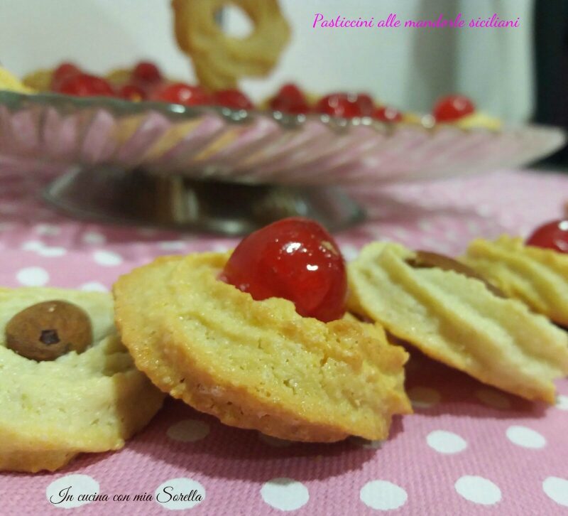 Pasticcini alle mandorle siciliani