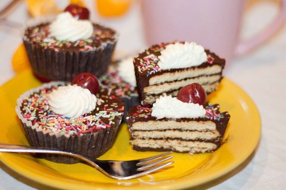 Pasticcini di pasta biscotto alla nutella e cioccolato