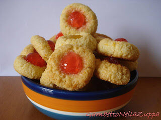 Pasticcini di pasta di mandorle al mandarino