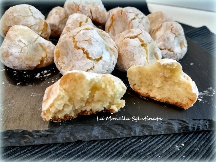Pasticcini morbidosi alle mandorle