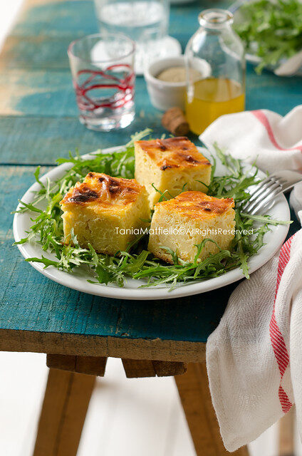 Pastiera di spaghetti salata e pastiera di spaghetti dolce
