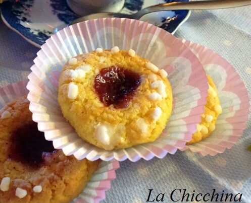 Pastine con cocco e confettura