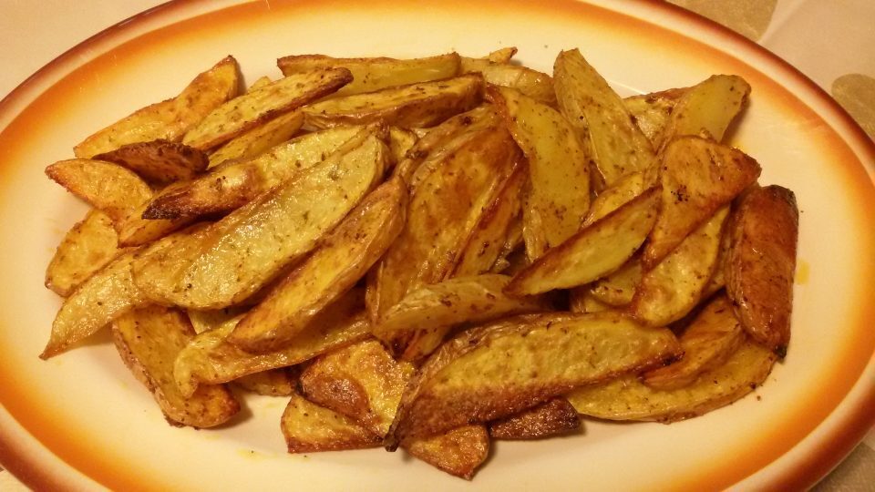 Patate al forno croccanti e saporite