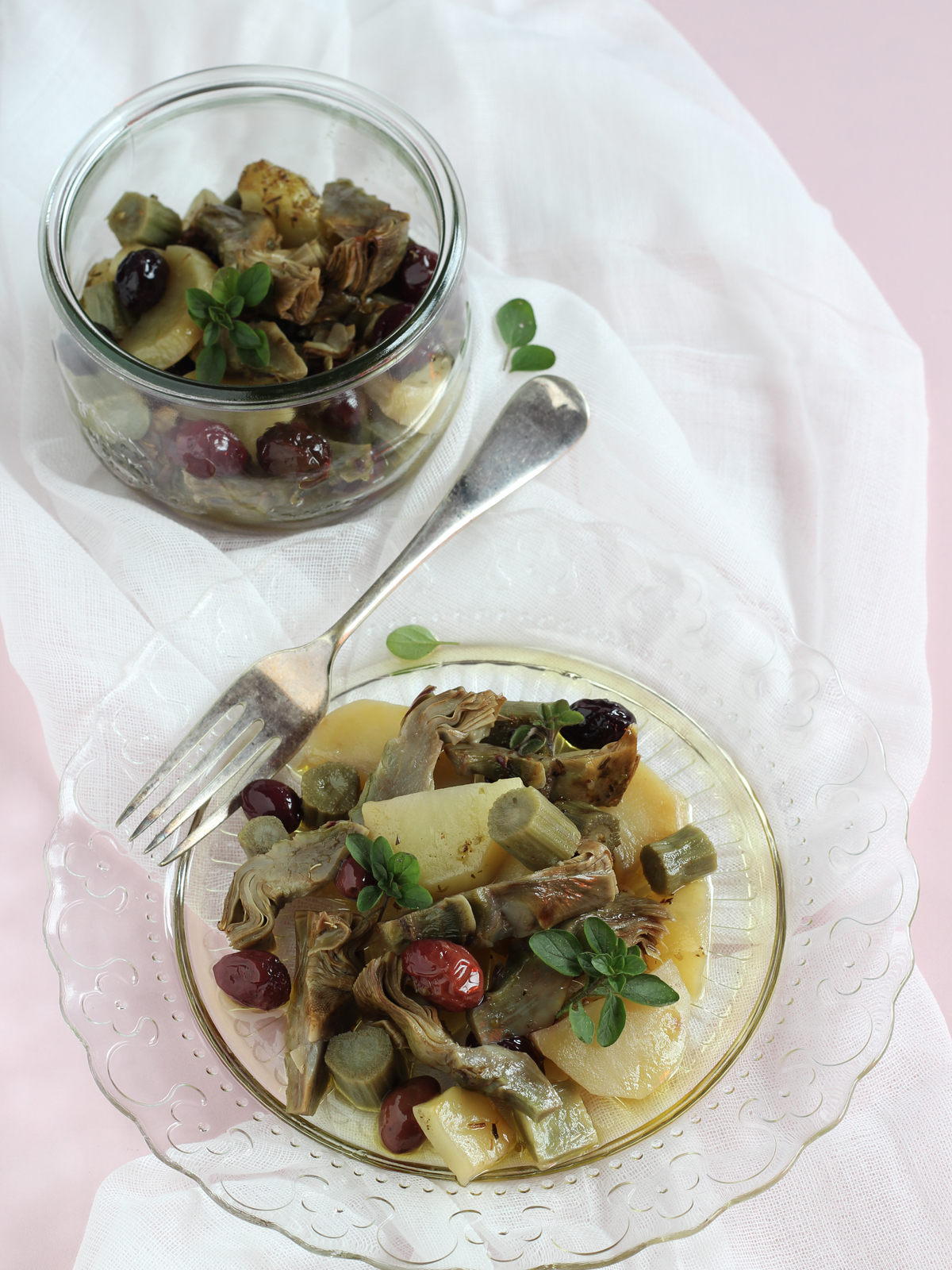 Patate, carciofi ed olive in vasocottura al microonde