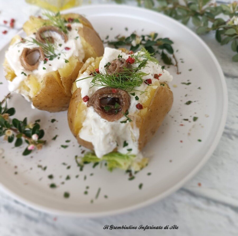 Patate con stracciatella e alici