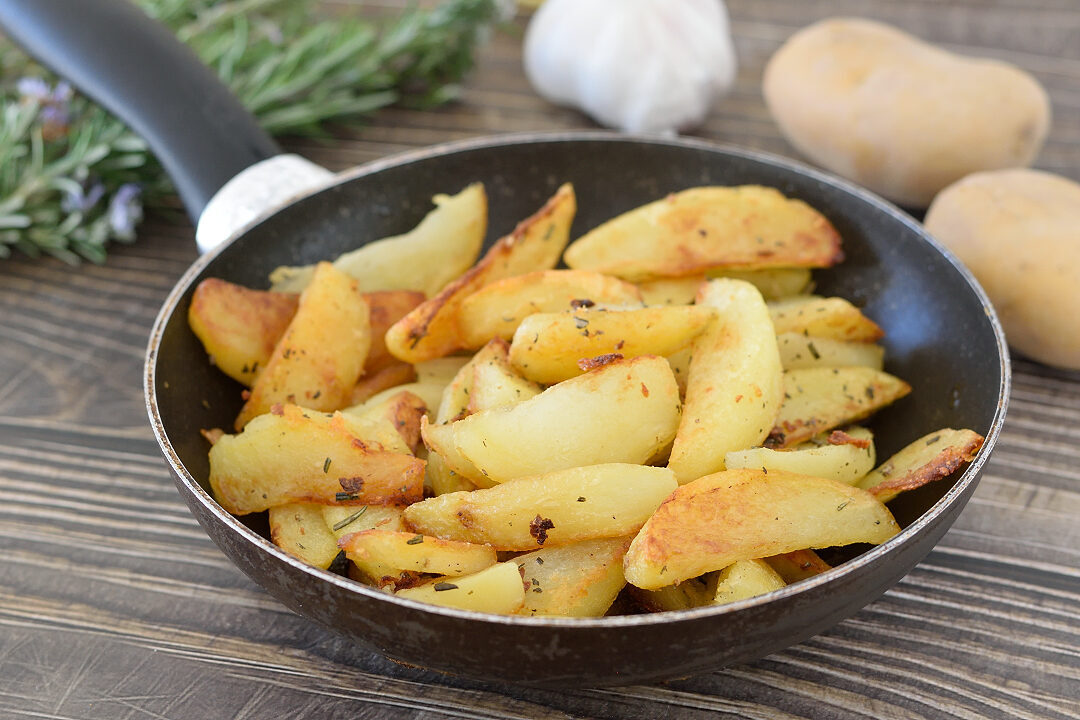 Patate croccanti in padella