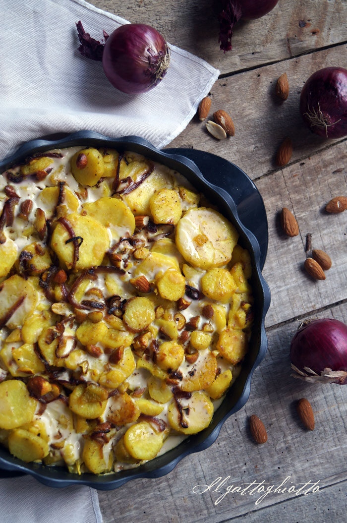 Patate dolci (vegan) con la curcuma e le mandorle