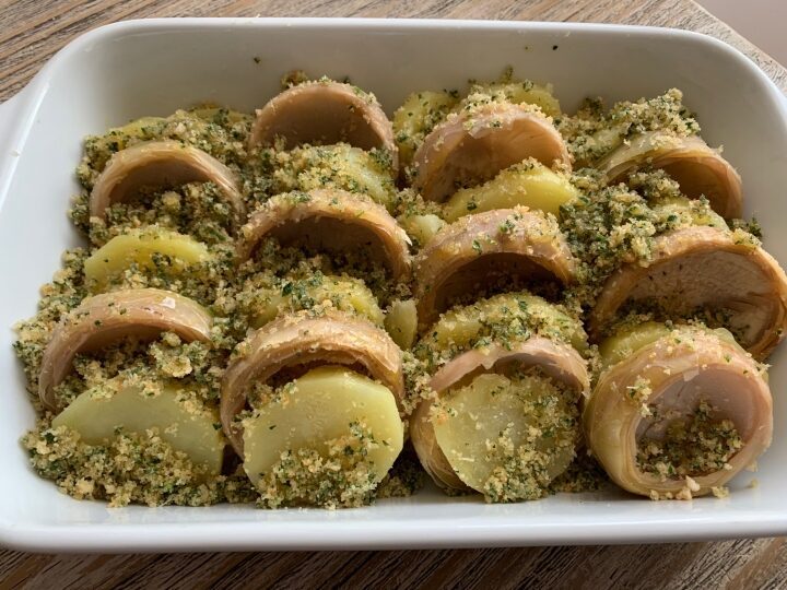 Patate e carciofi gratinati al forno
