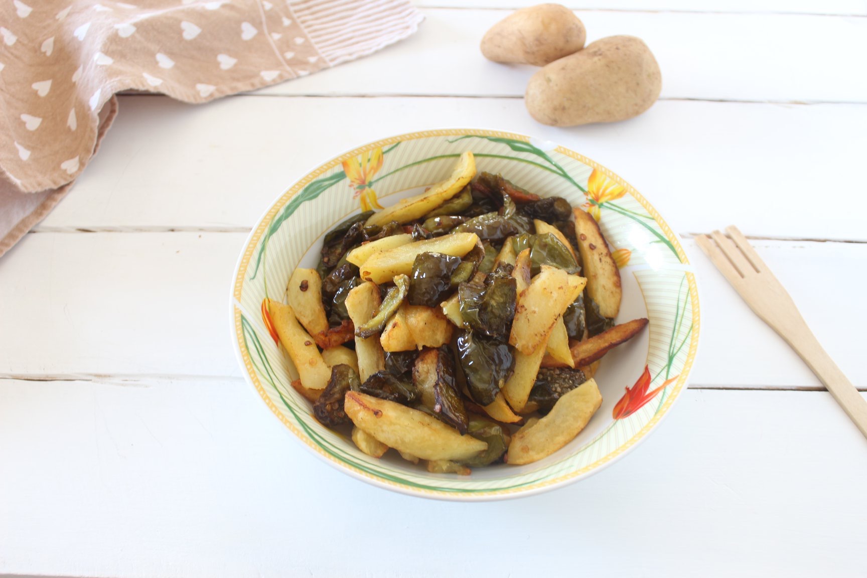 Patate e peperoni fritti