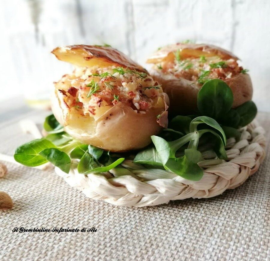 Patate farcite in granella di mandorle