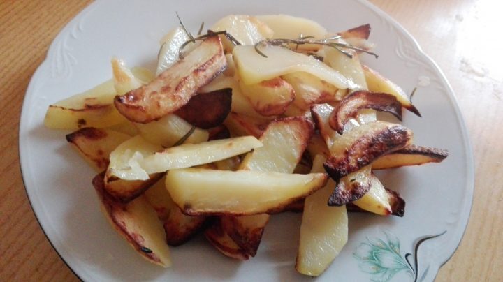 Patate fritte nel forno alogeno ad aria