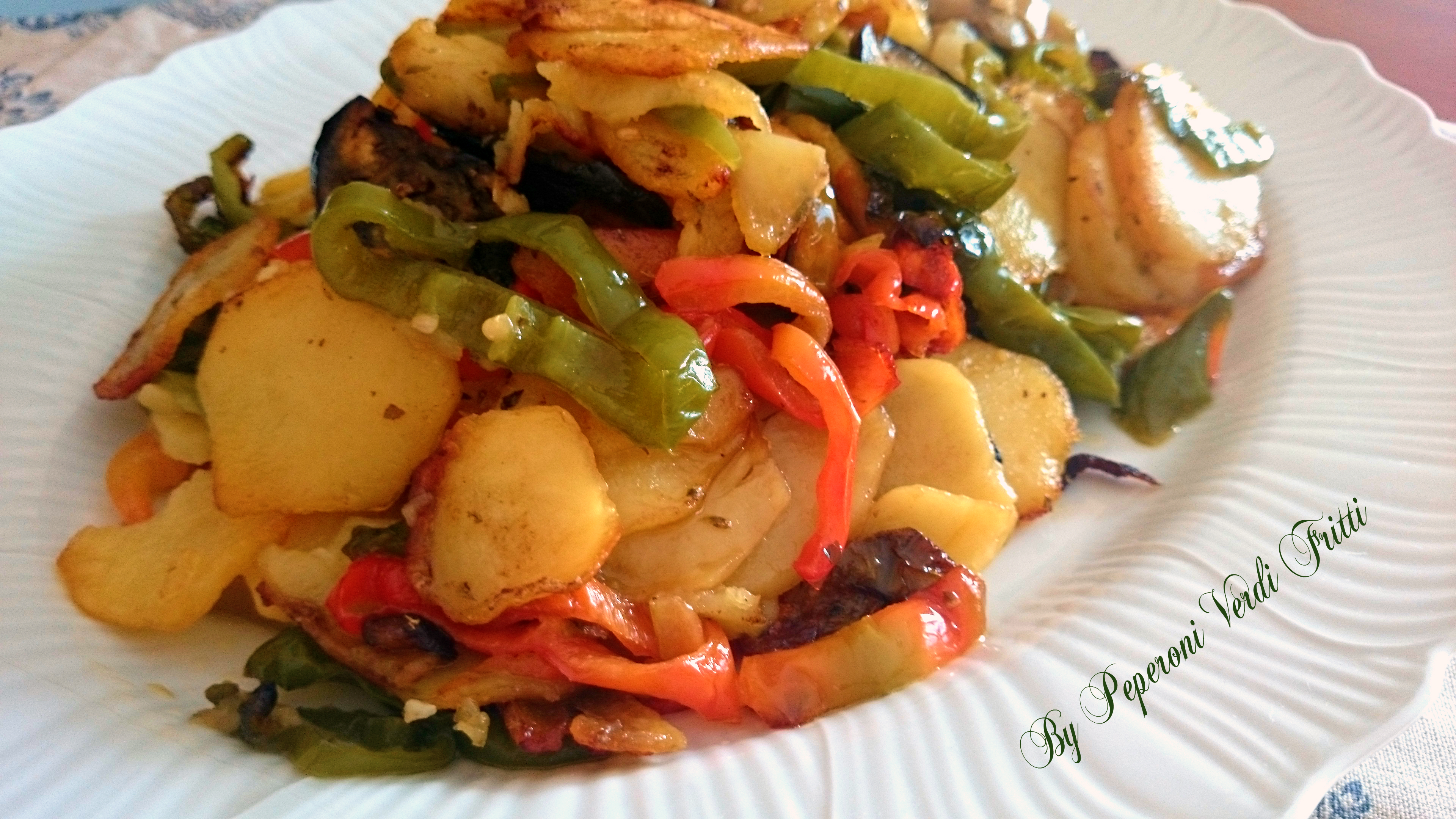 Patate fritte peperoni e melanzane