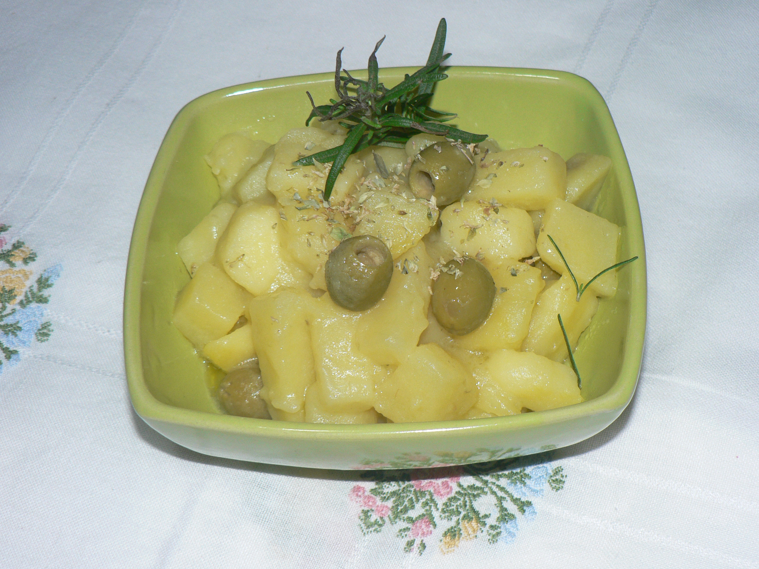 Patate in padella con olive e origano | noi due in cucina